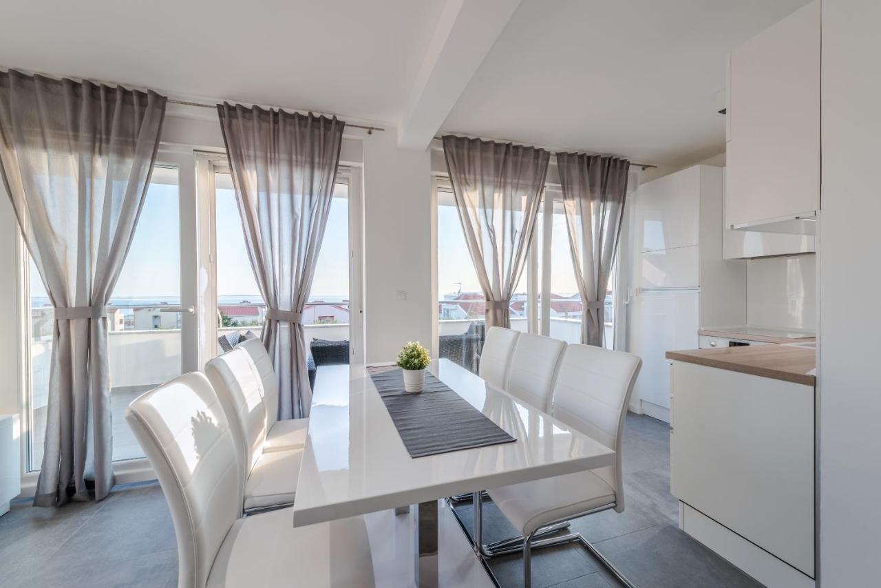 Villa Magnifica Apartments With Pool 诺瓦利娅 外观 照片